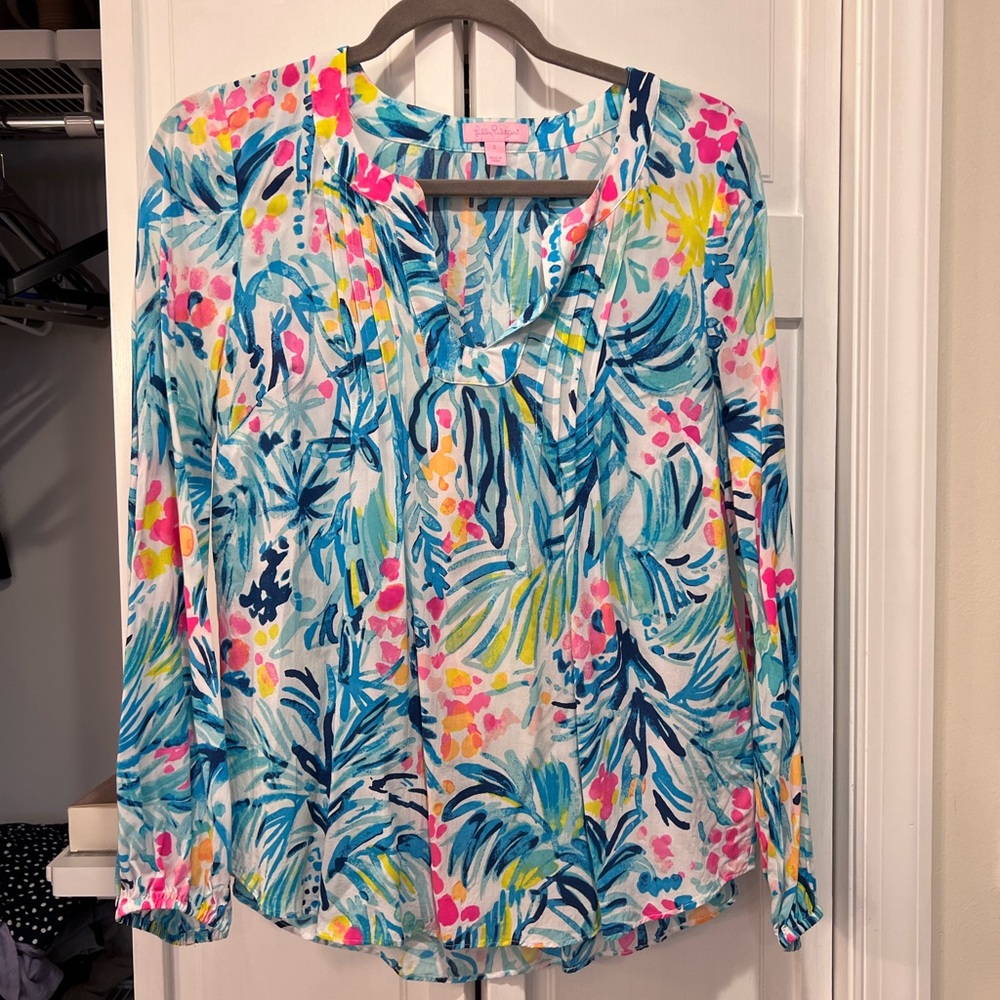 Lilly Pulitzer Serene Blue Tippy Top Pin Tuck V-Neck Blouse, Size Small